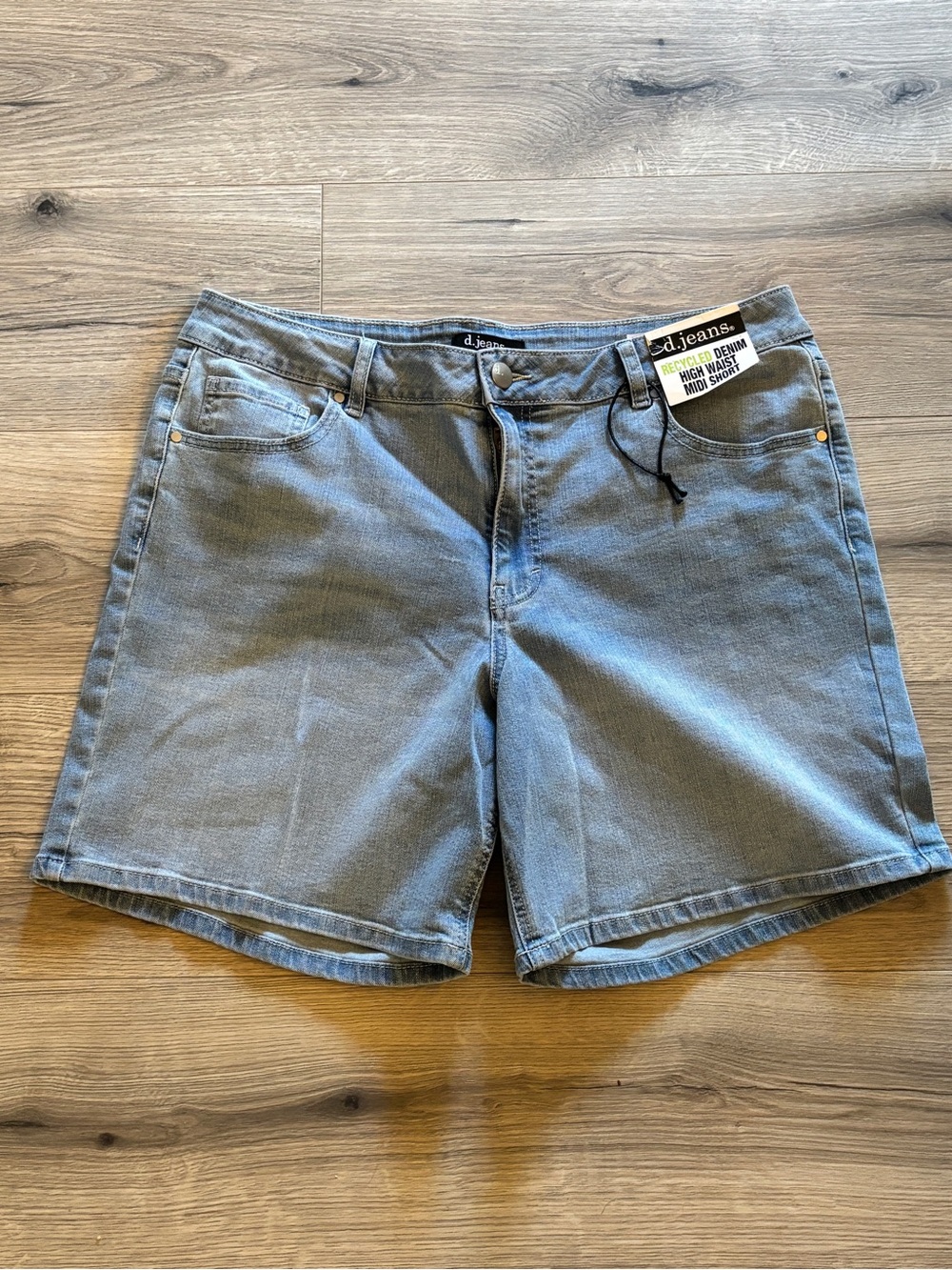 NWT d. jeans Light Blue Denim Shorts 14